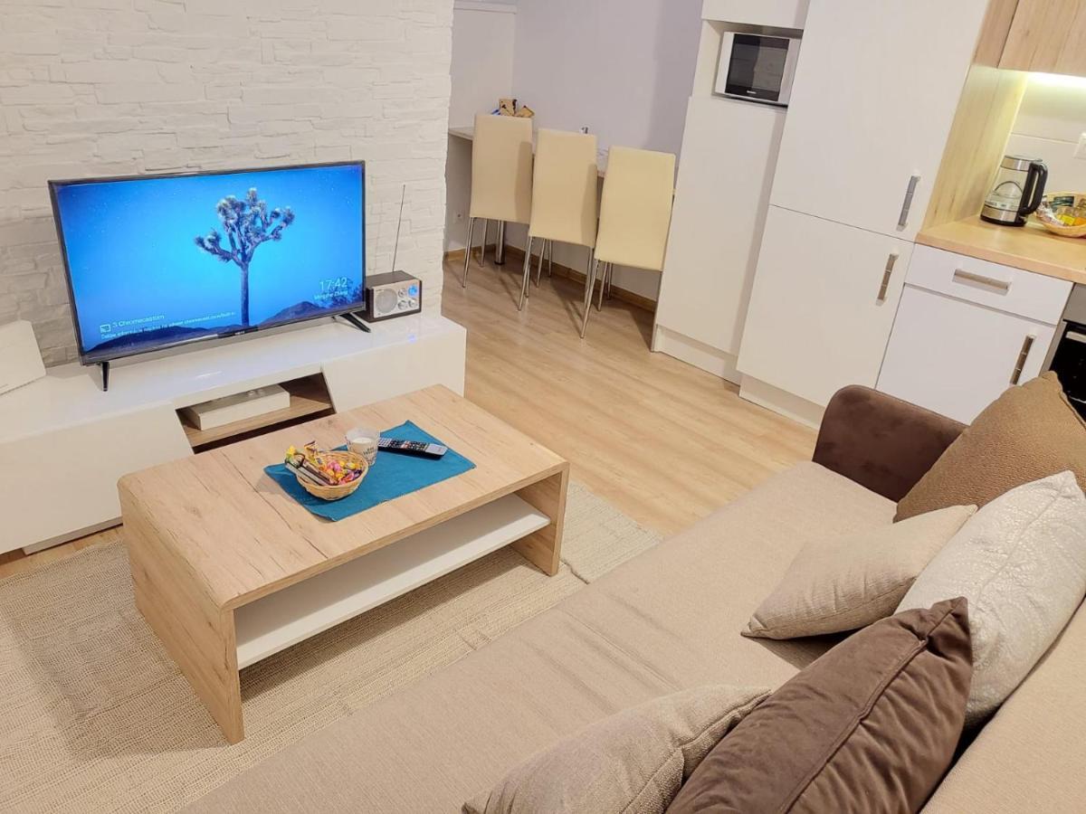 Velky Apartman 3 Братислава Экстерьер фото