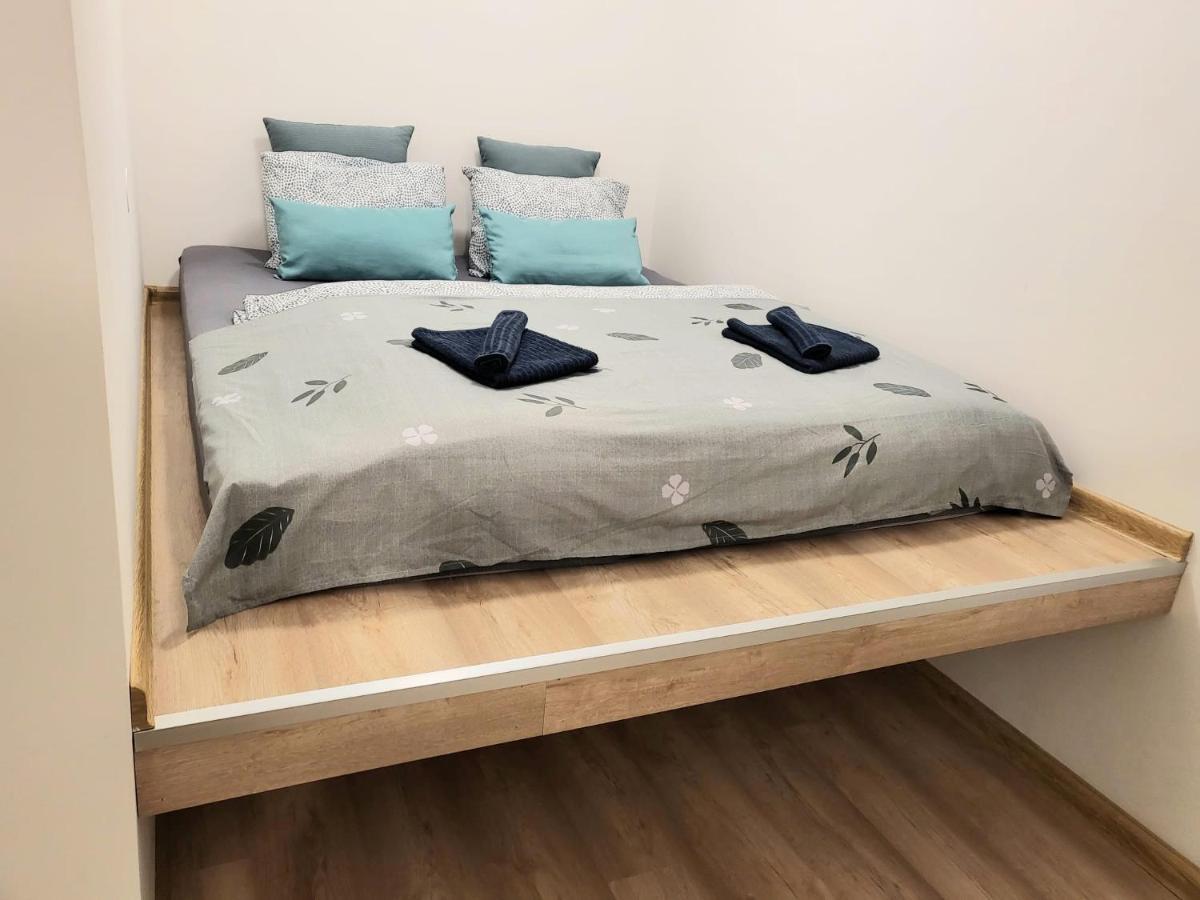 Velky Apartman 3 Братислава Экстерьер фото