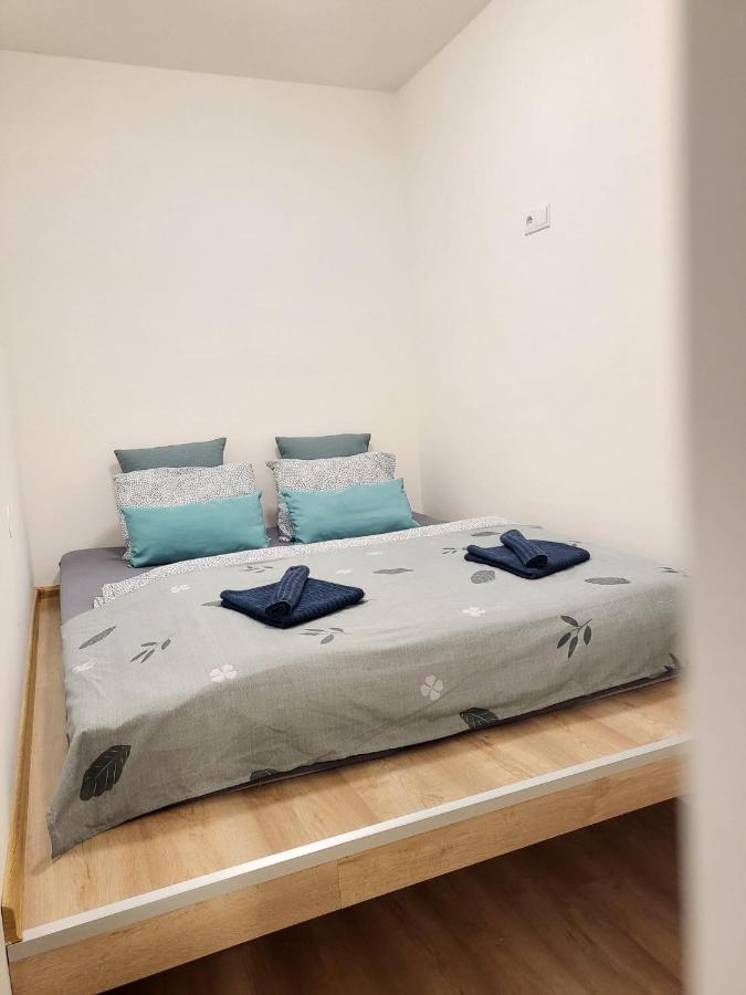 Velky Apartman 3 Братислава Экстерьер фото